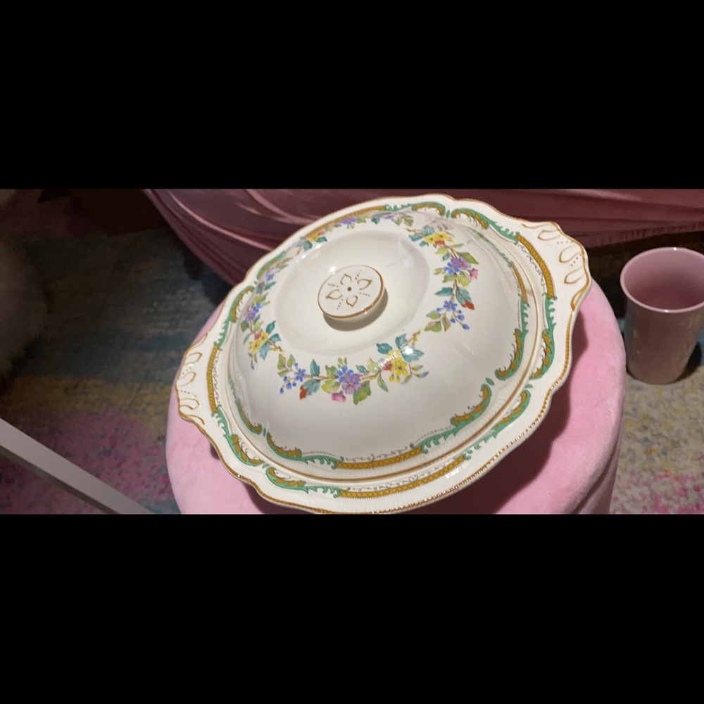Vintage serving bowl with lid